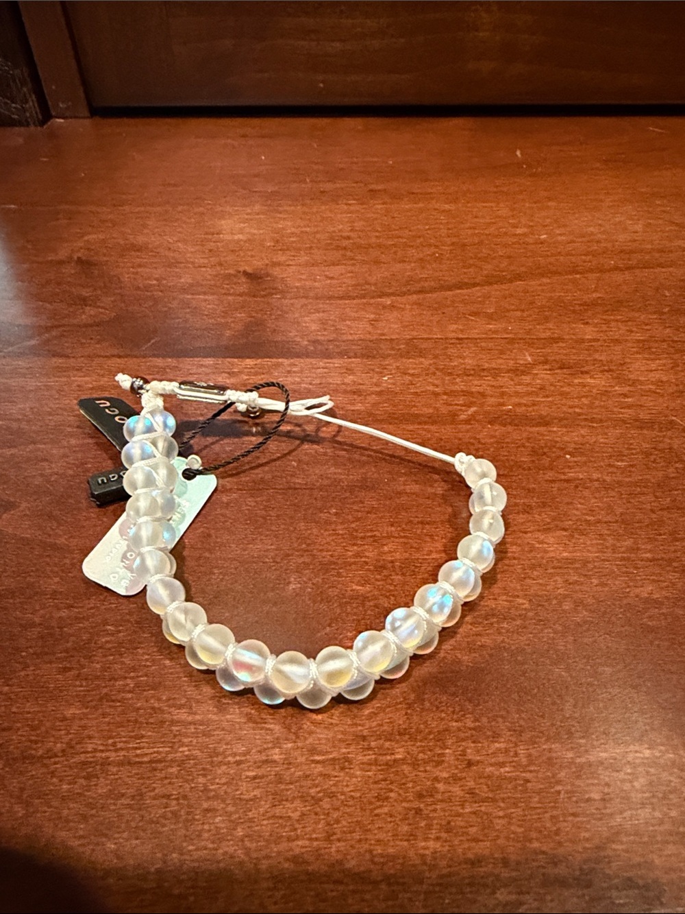 Nogu Adjustable Iridescent Beaded Bracelet - White/Cream